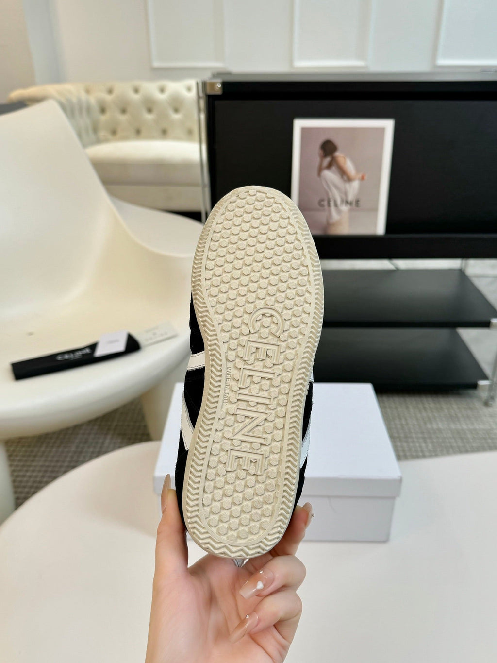 S-Sneakers