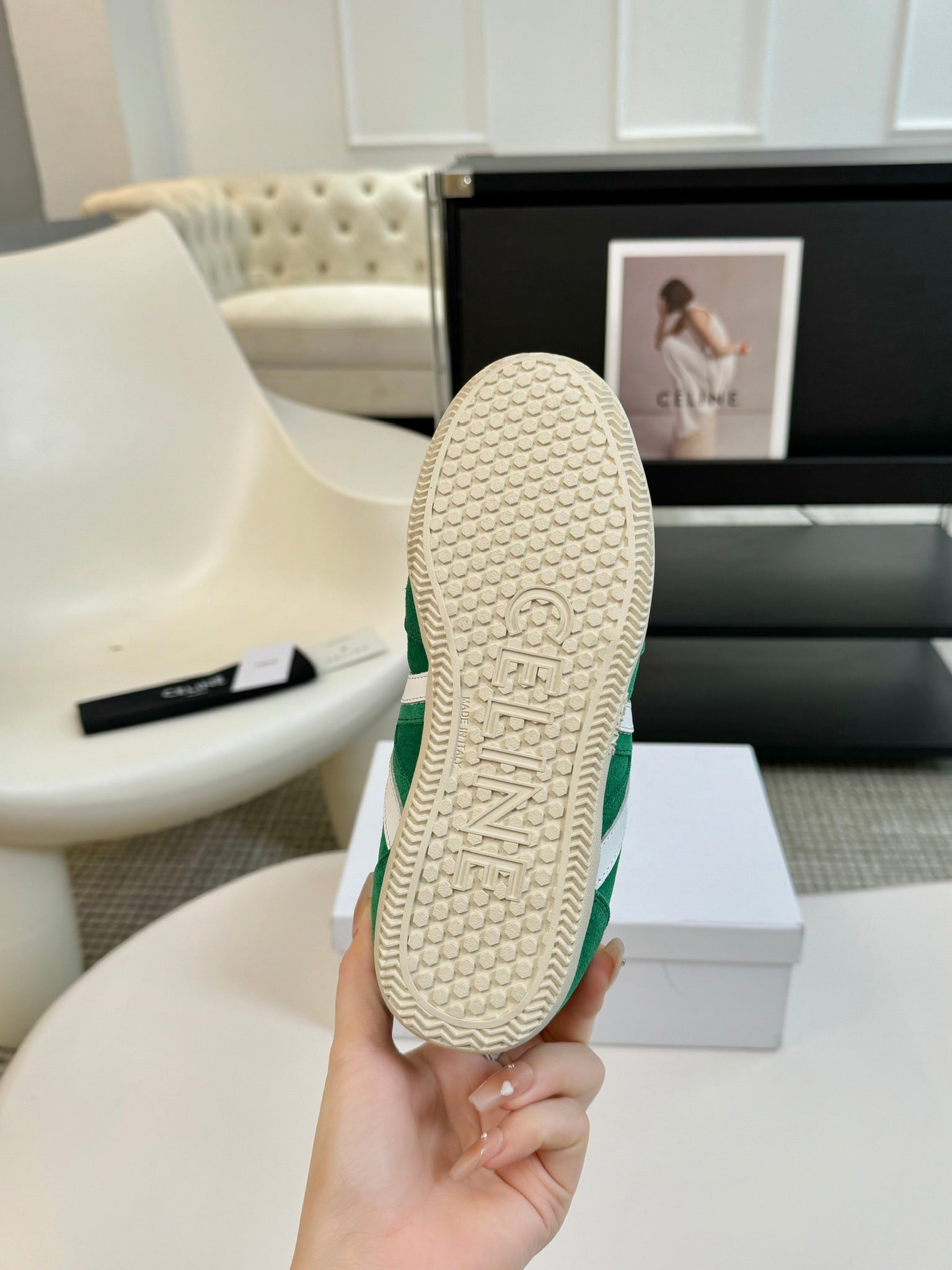 S-Sneakers