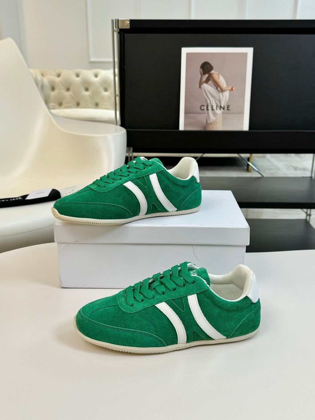 S-Sneakers