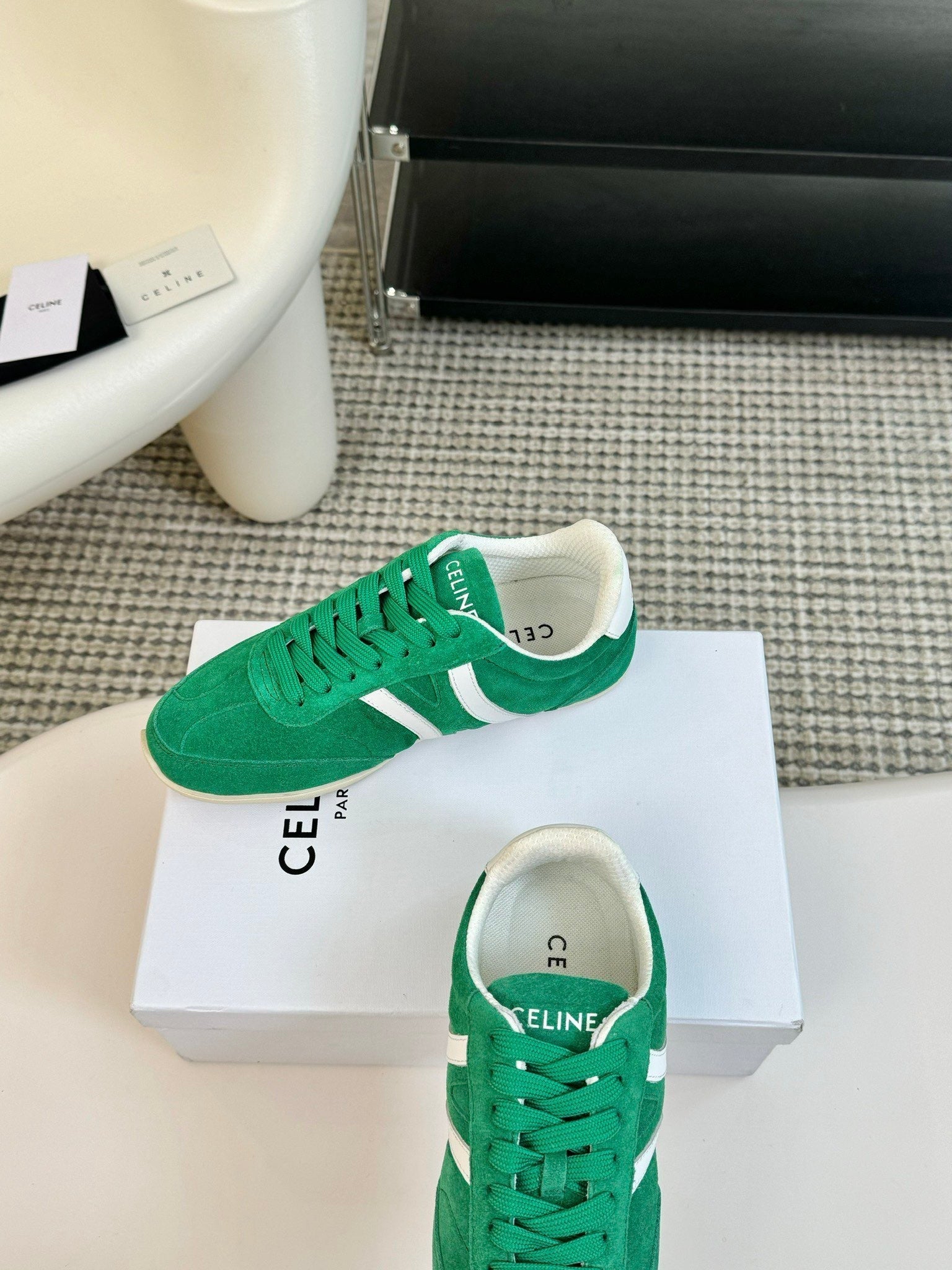 S-Sneakers