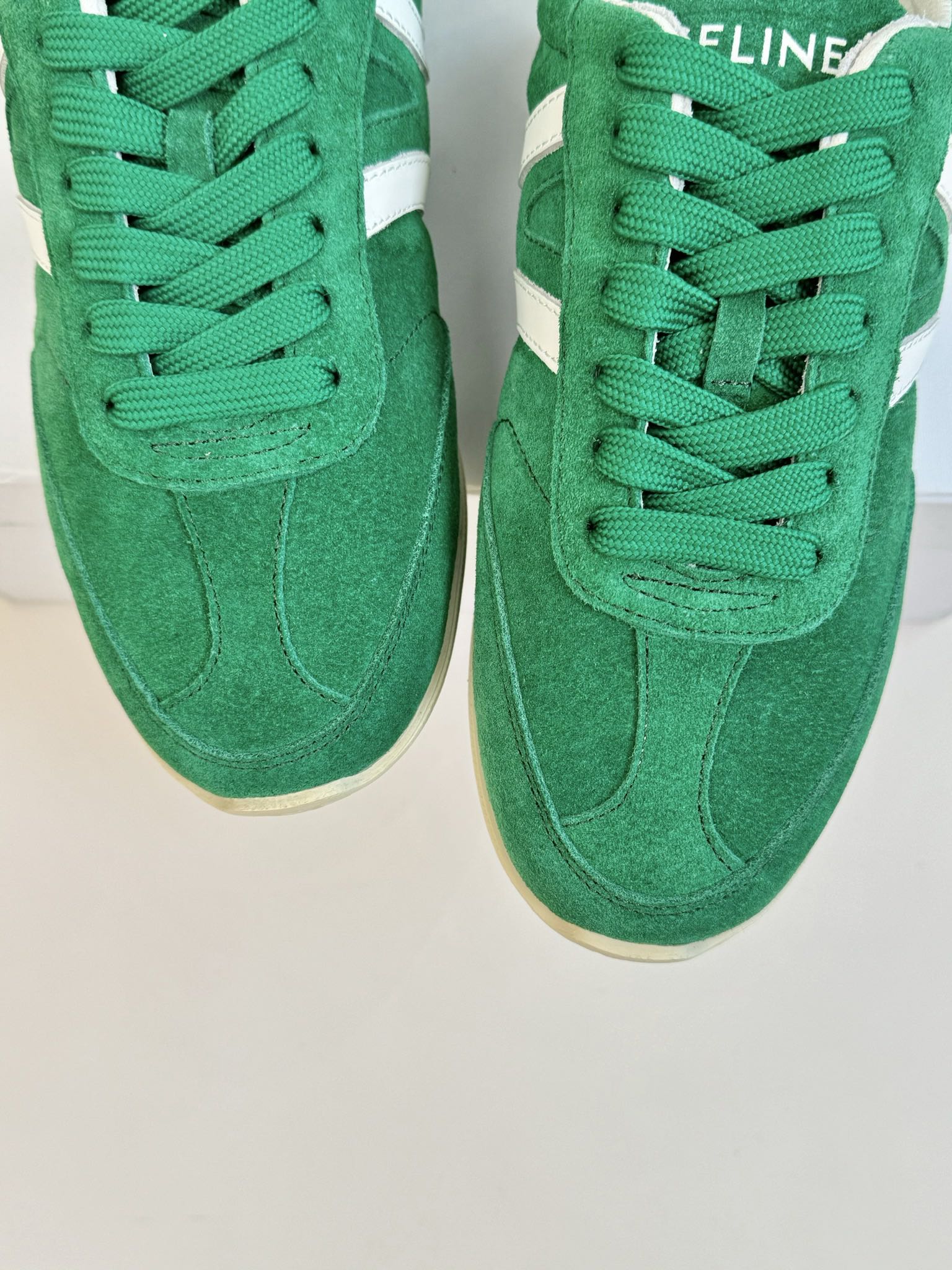 S-Sneakers