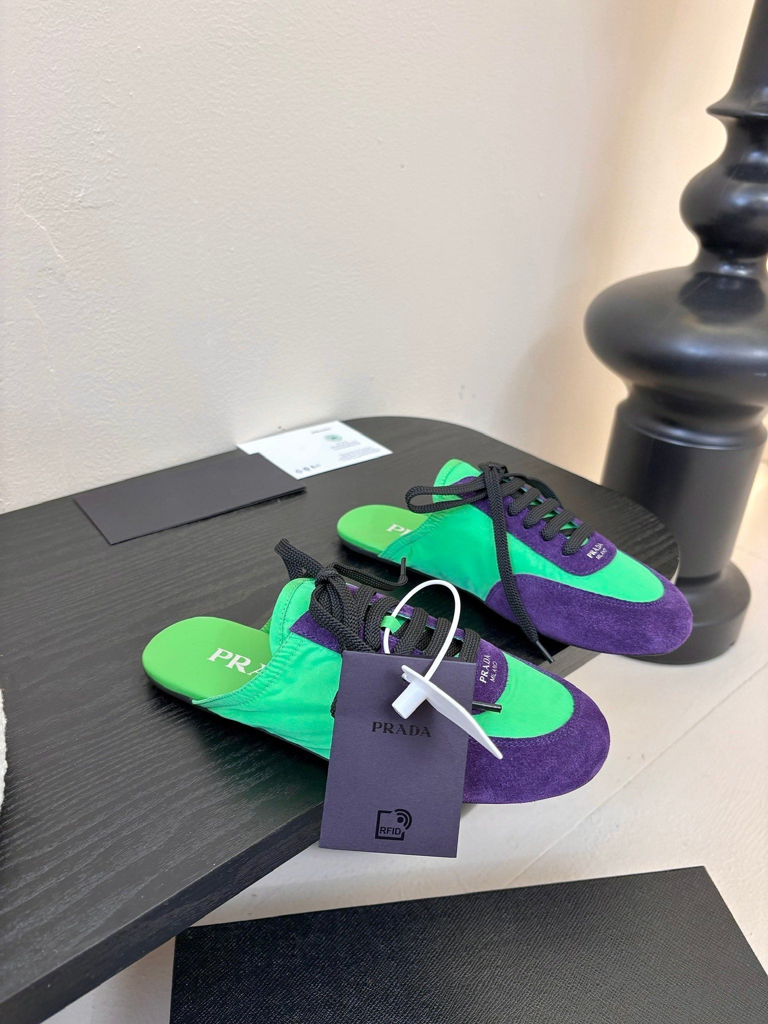 P-Sneakers