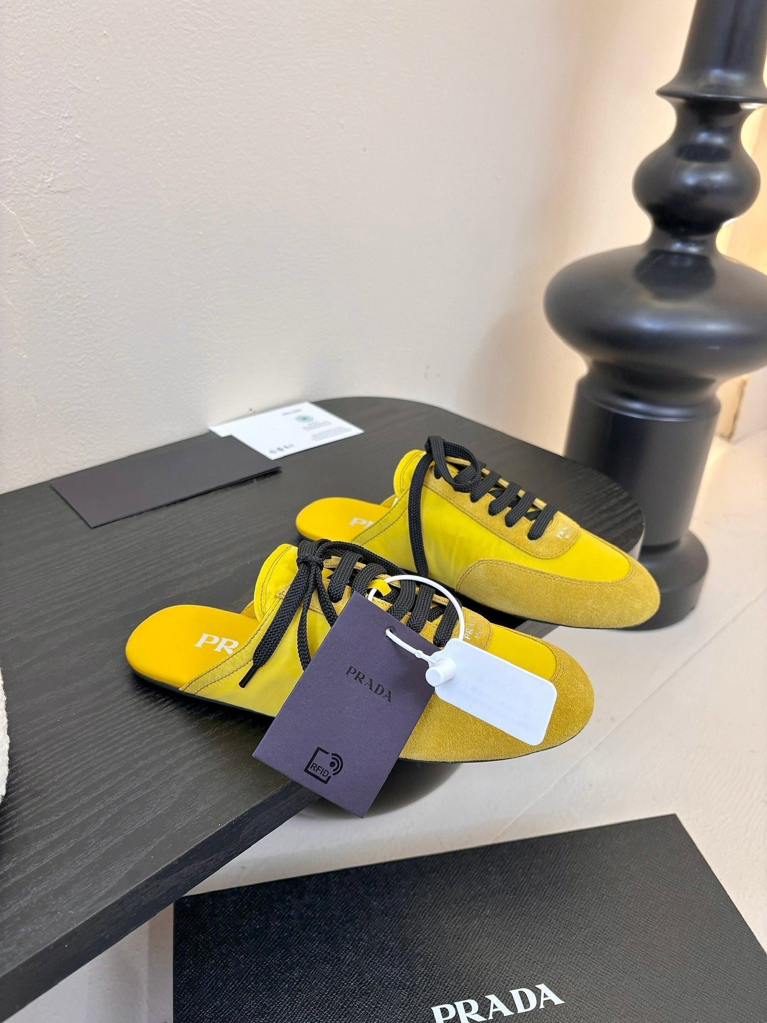 P-Sneakers