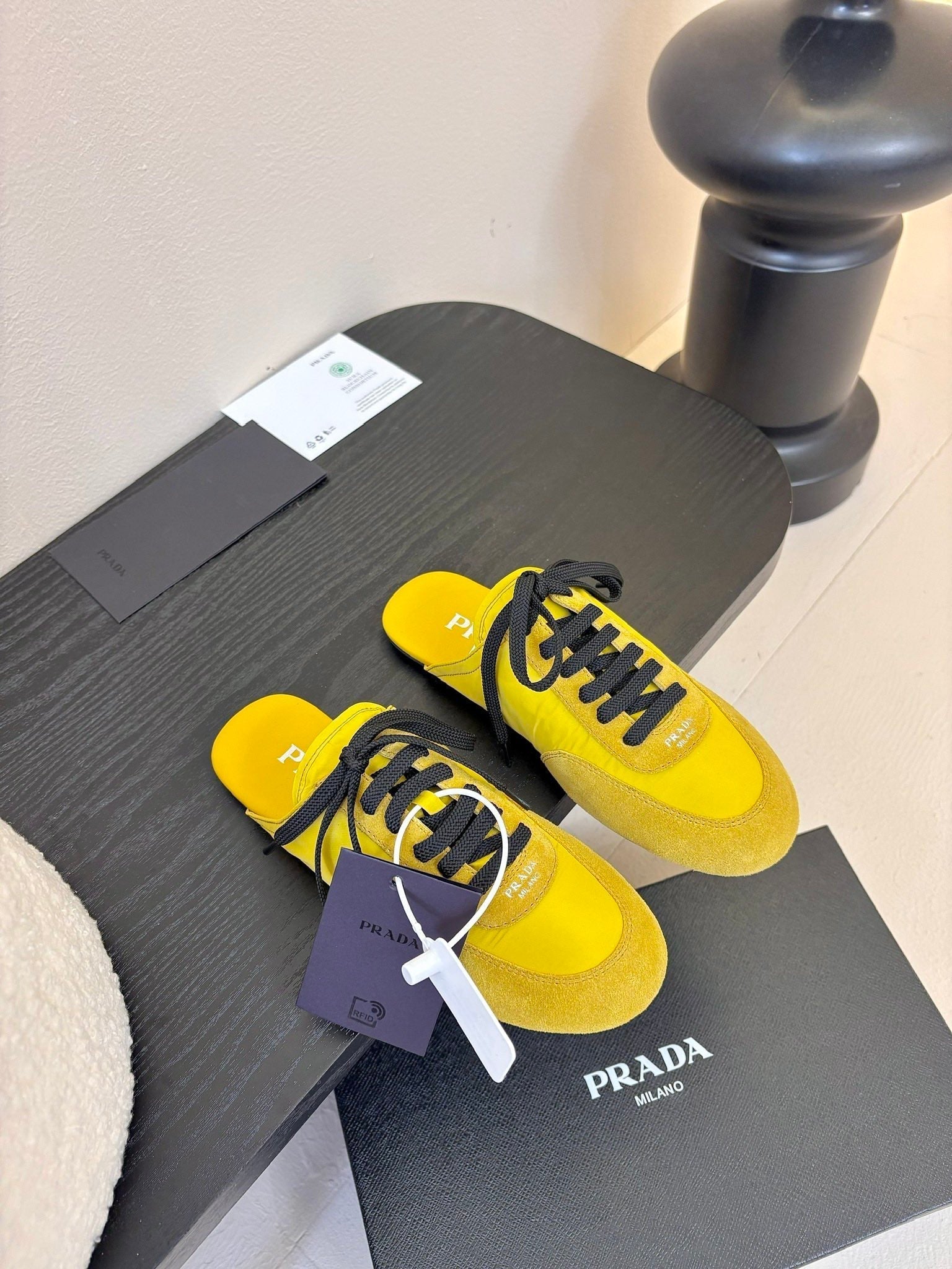 P-Sneakers