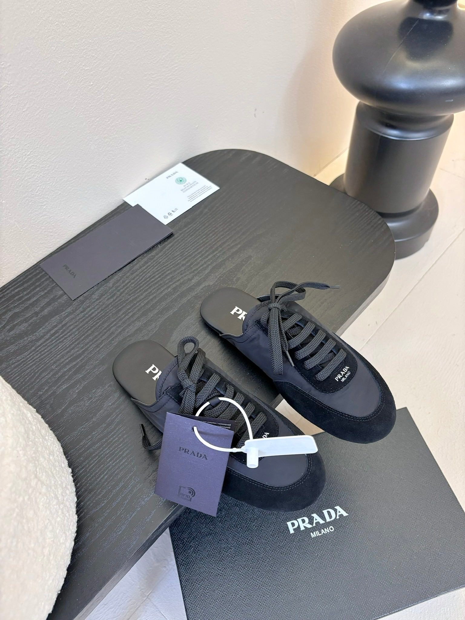 P-Sneakers