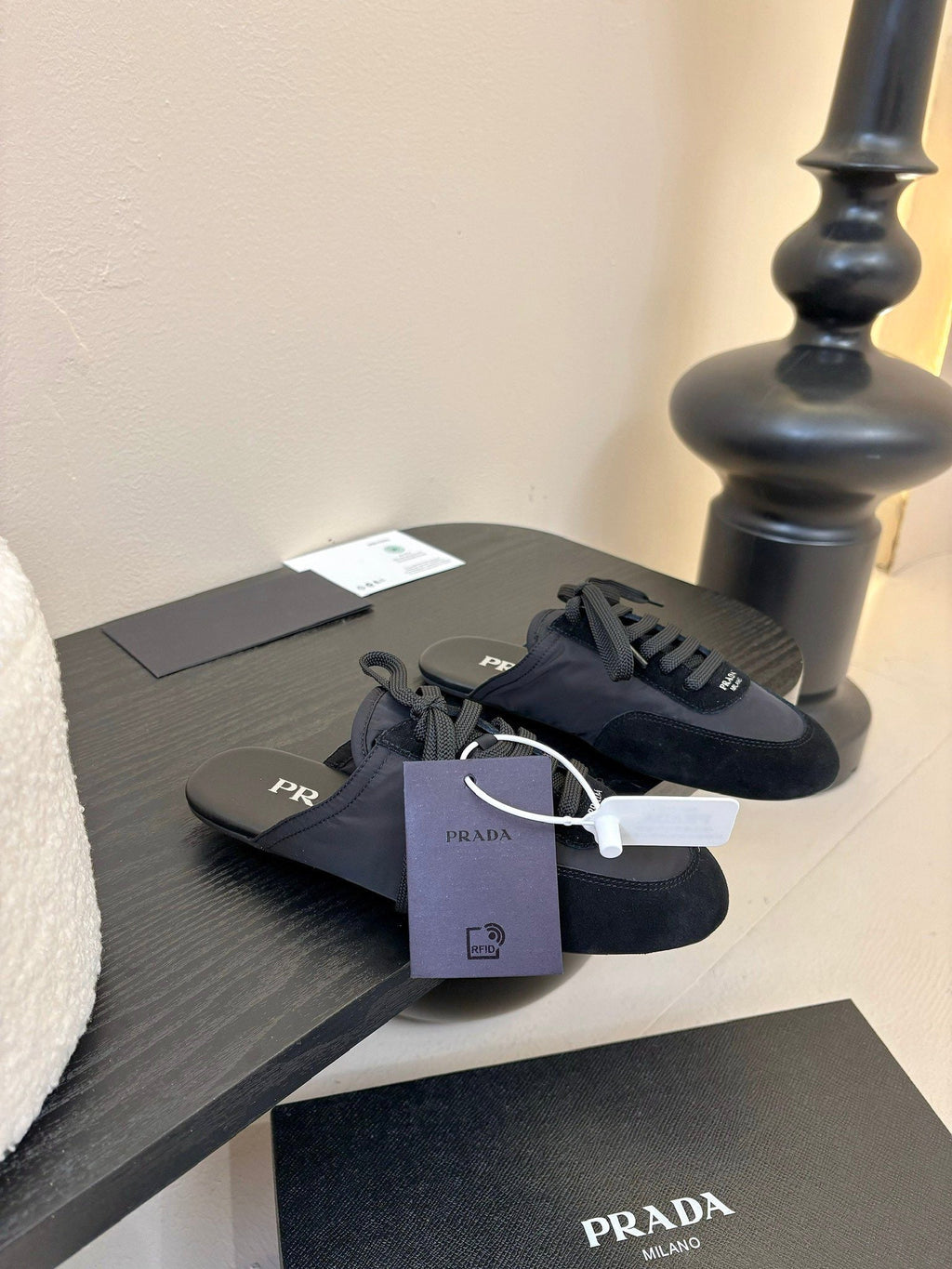 P-Sneakers