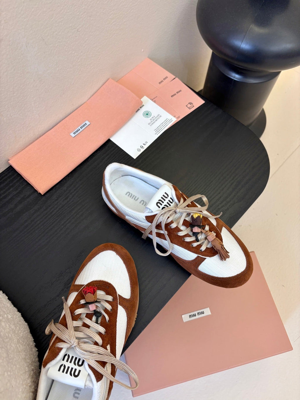 M-Sneakers