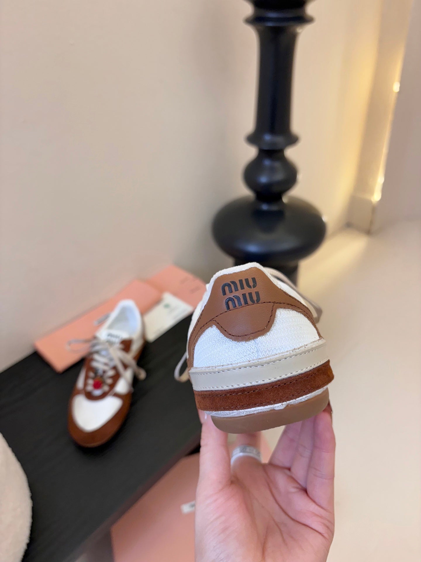 M-Sneakers