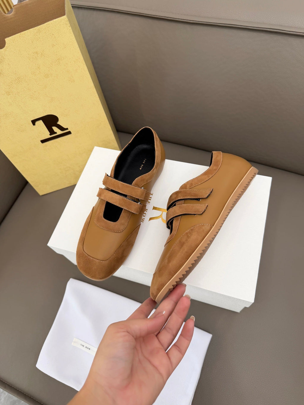 T-Sneakers