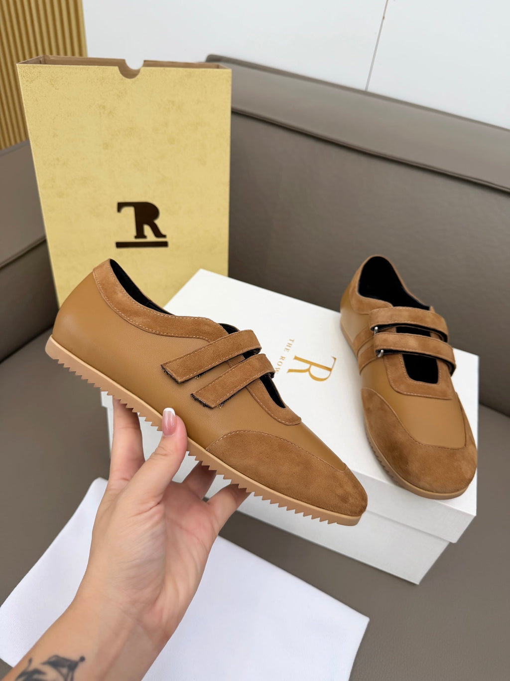 T-Sneakers