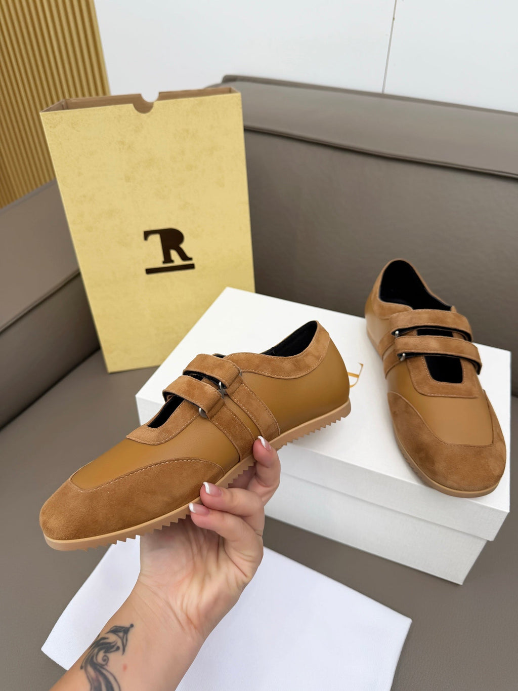 T-Sneakers