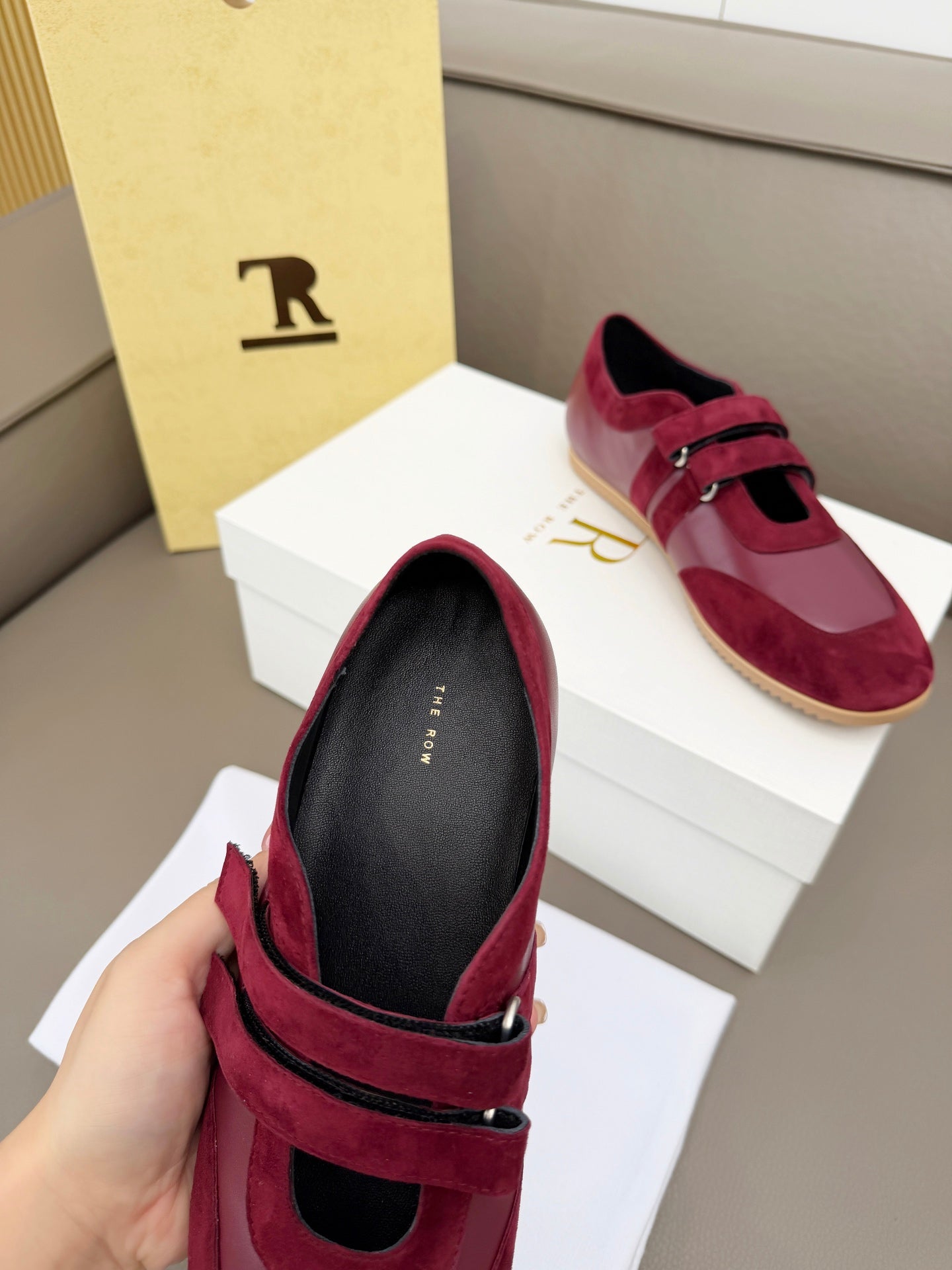T-Sneakers