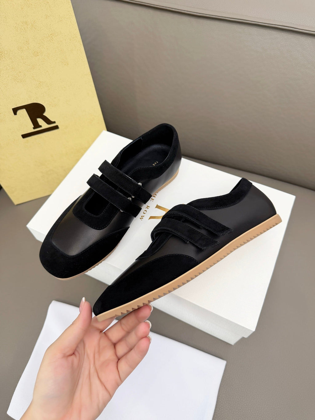 T-Sneakers