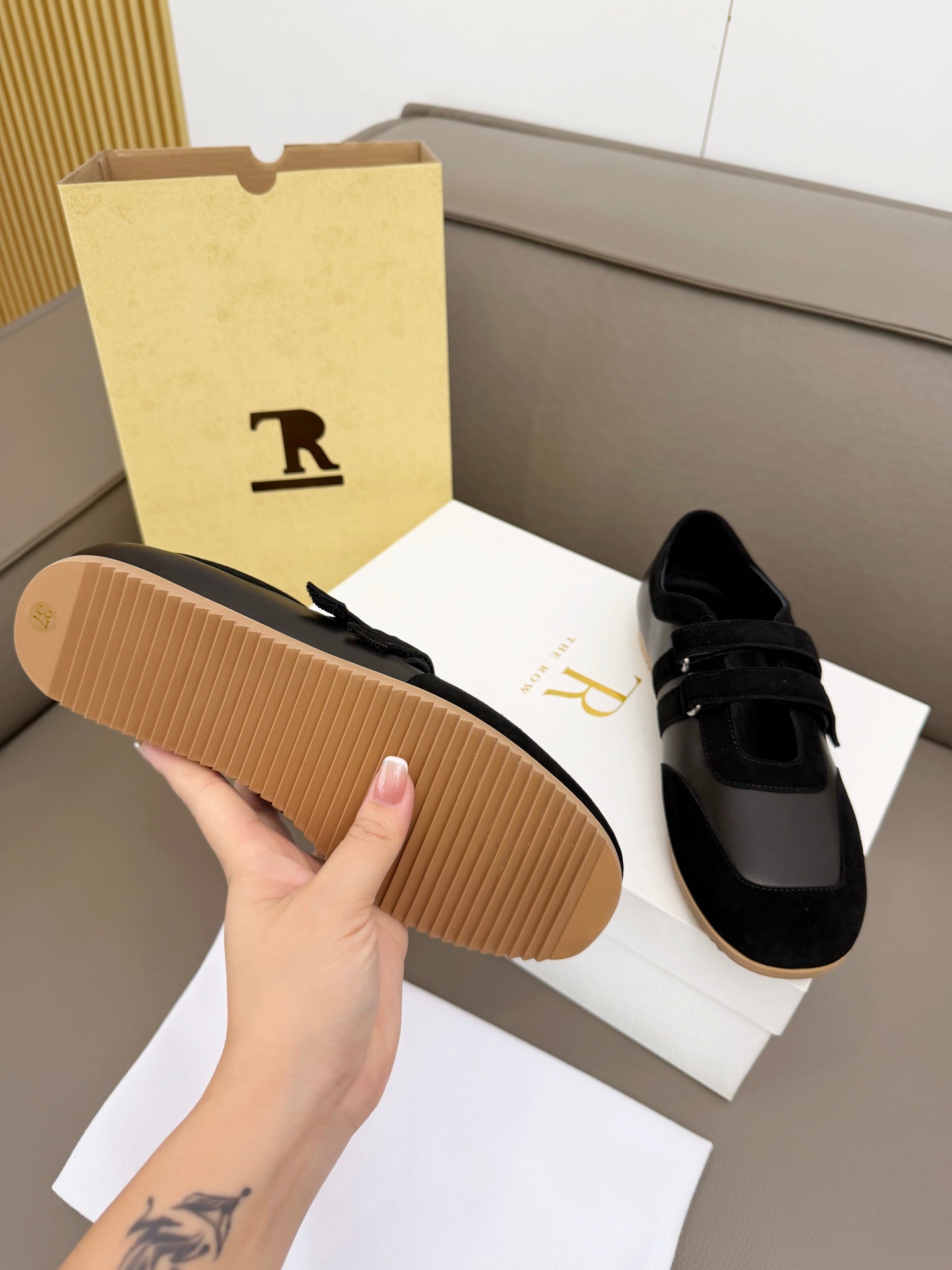 T-Sneakers