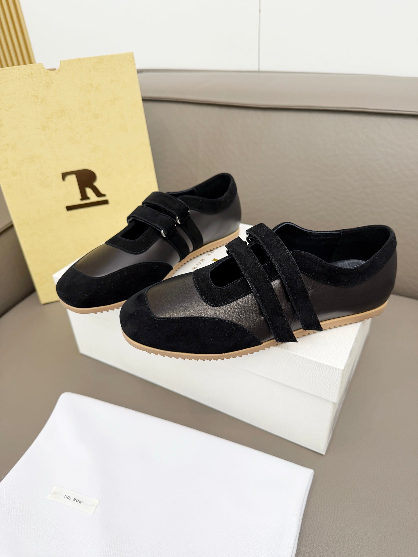 T-Sneakers