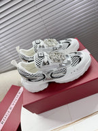 R-Sneakers