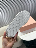 M-Sneakers