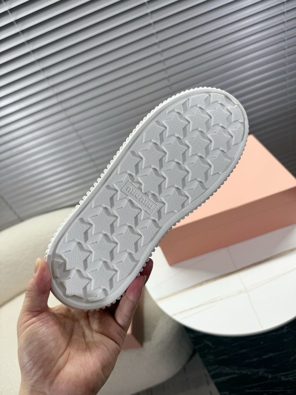 M-Sneakers