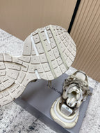 B-Sneakers