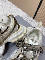 B-Sneakers