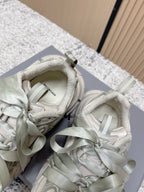 B-Sneakers