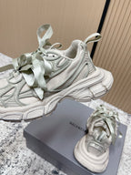 B-Sneakers