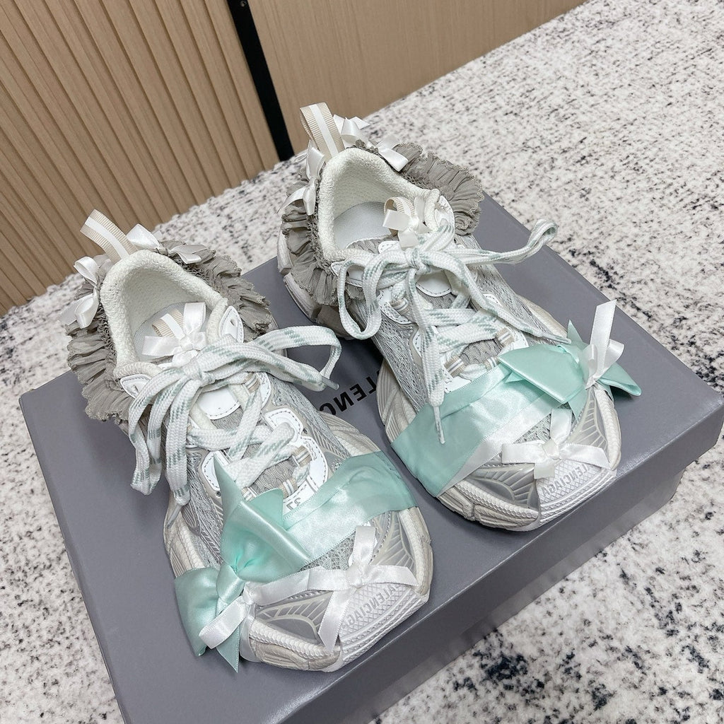 B-Sneakers