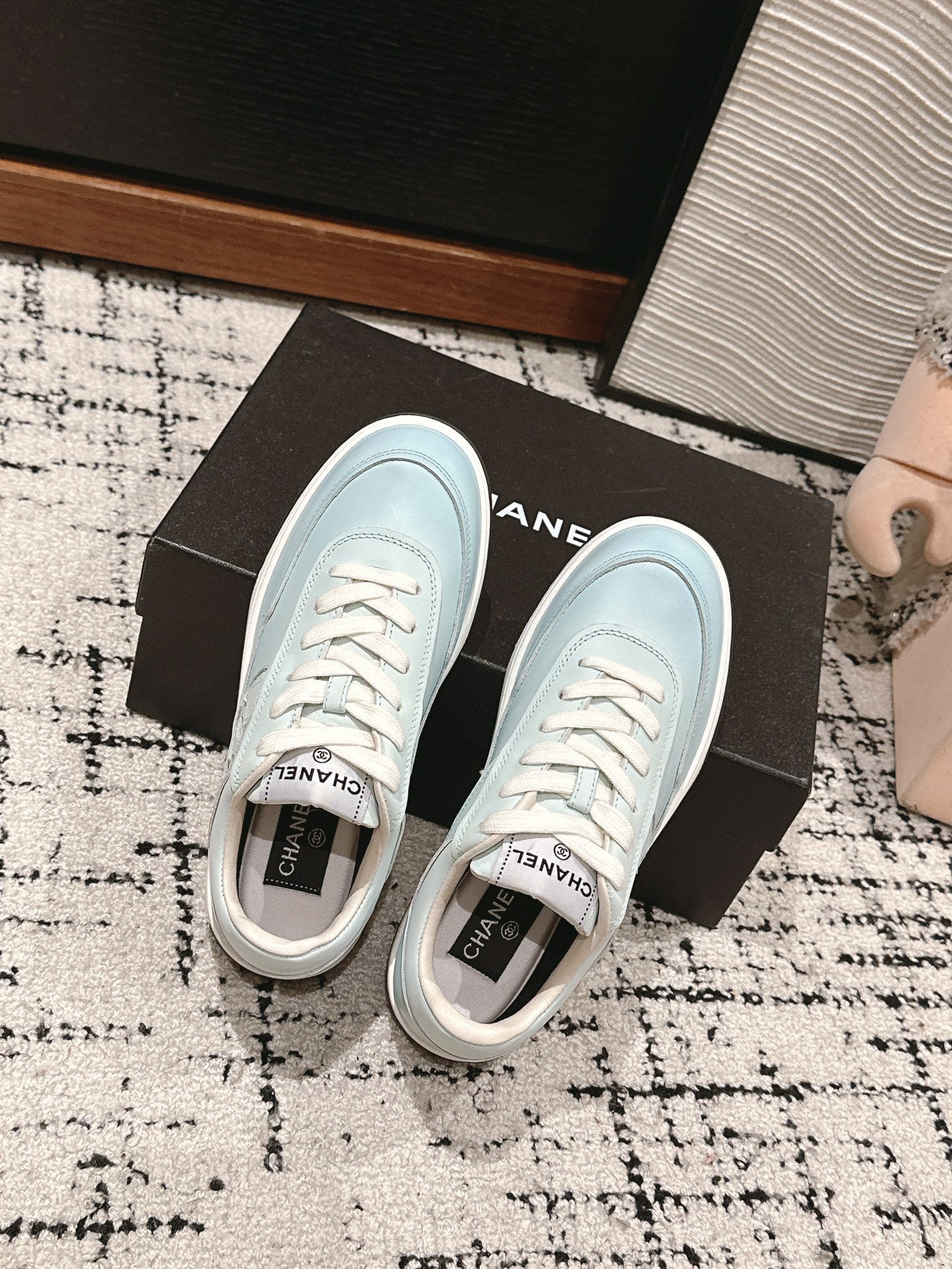 C-Sneakers