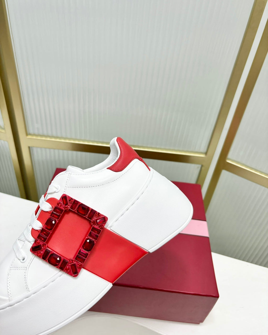 R-Sneakers