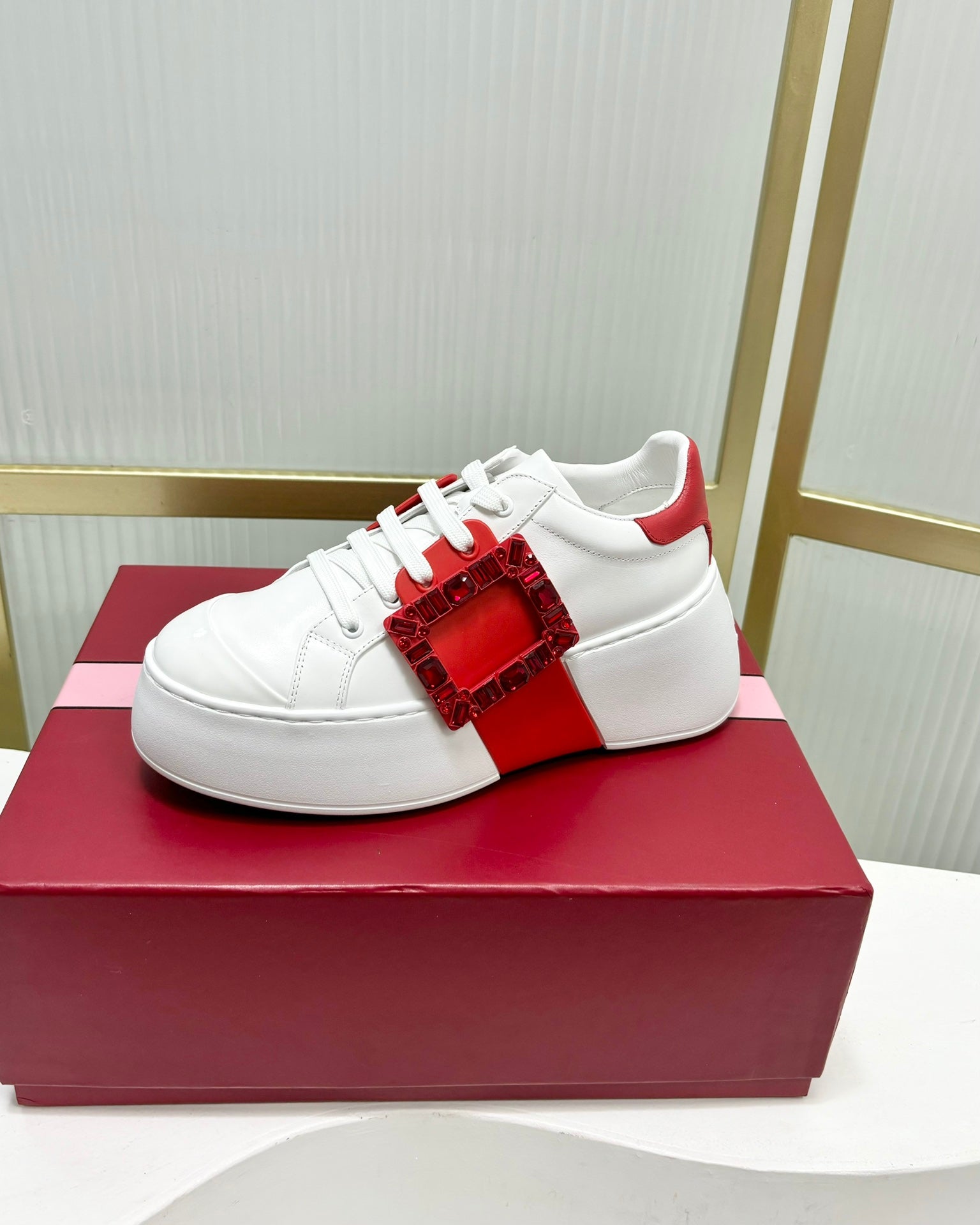 R-Sneakers