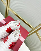 R-Sneakers