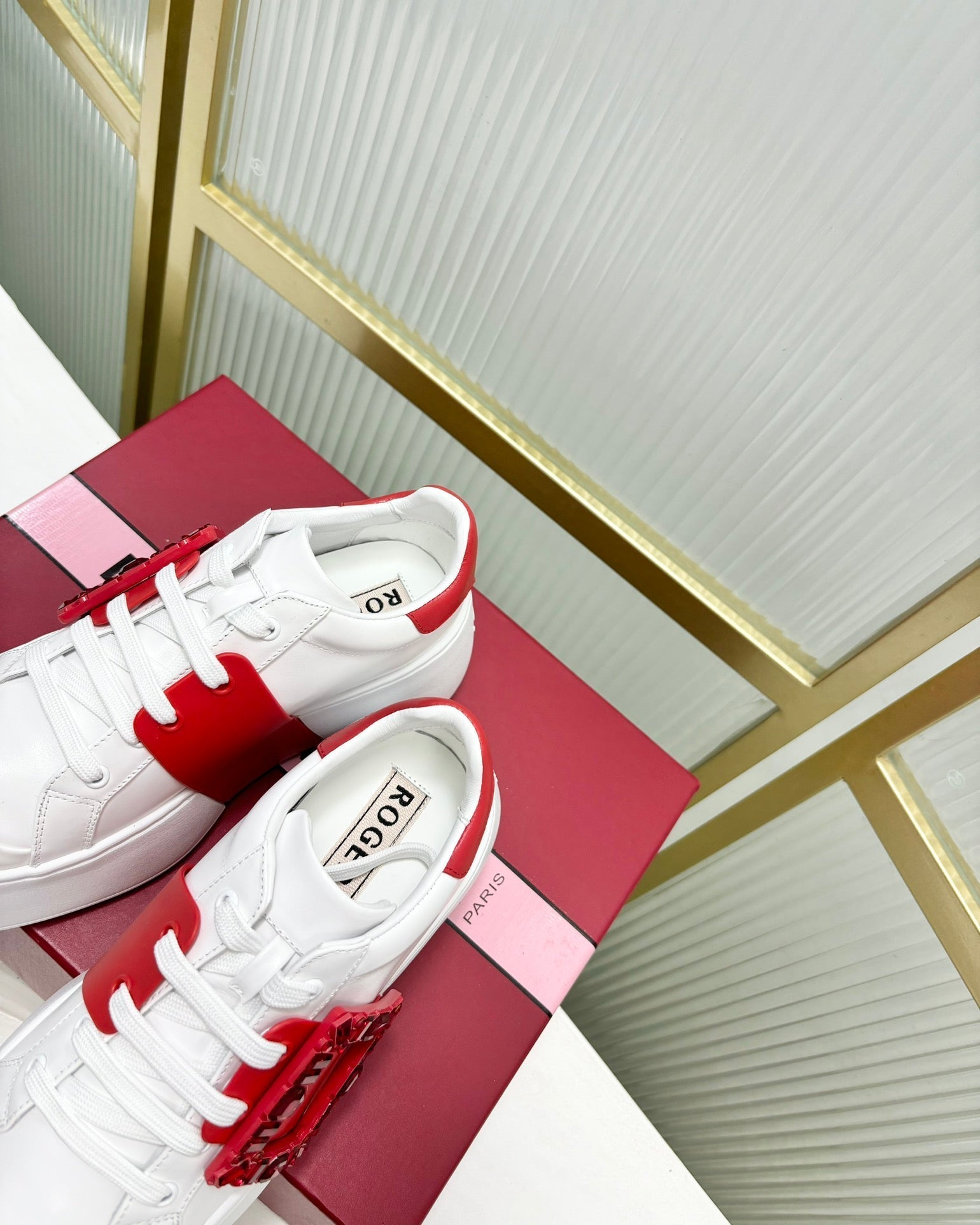 R-Sneakers