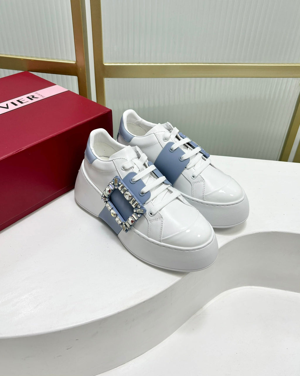 R-Sneakers