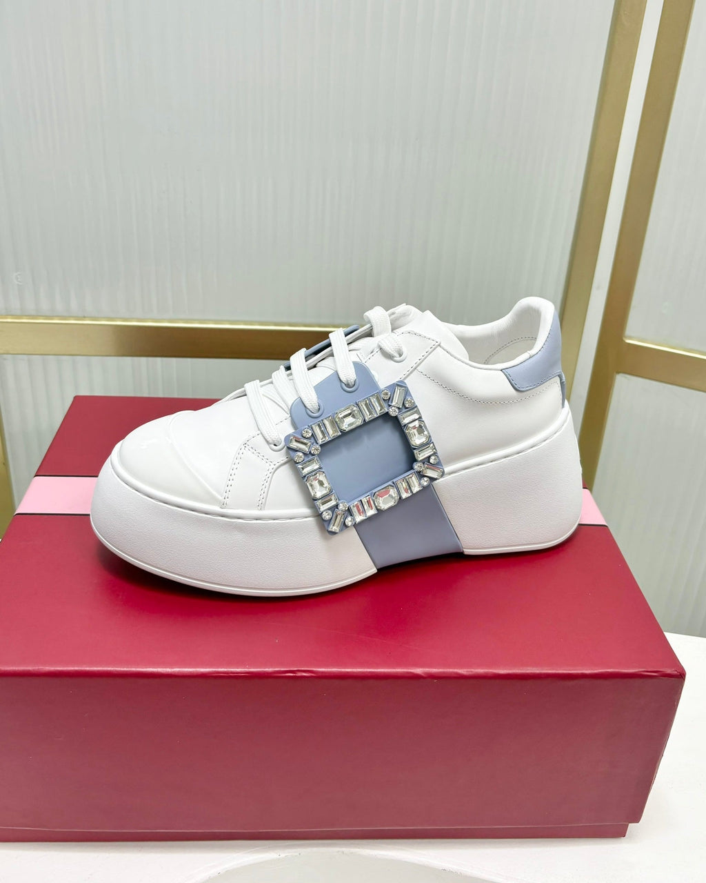R-Sneakers