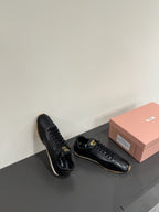 M-Sneakers