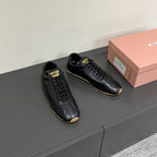 M-Sneakers