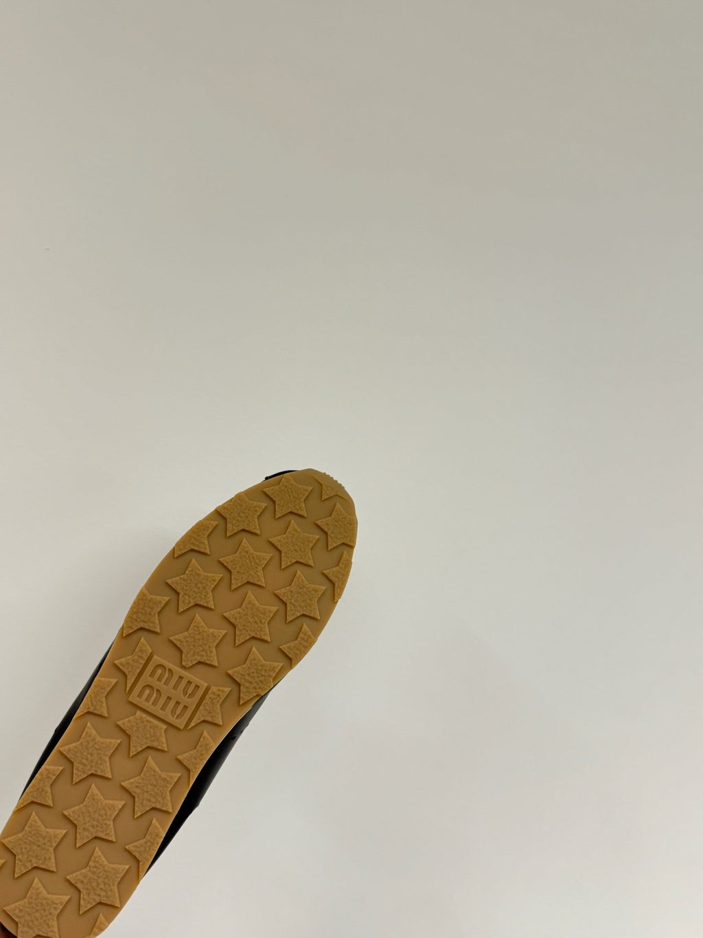 M-Sneakers