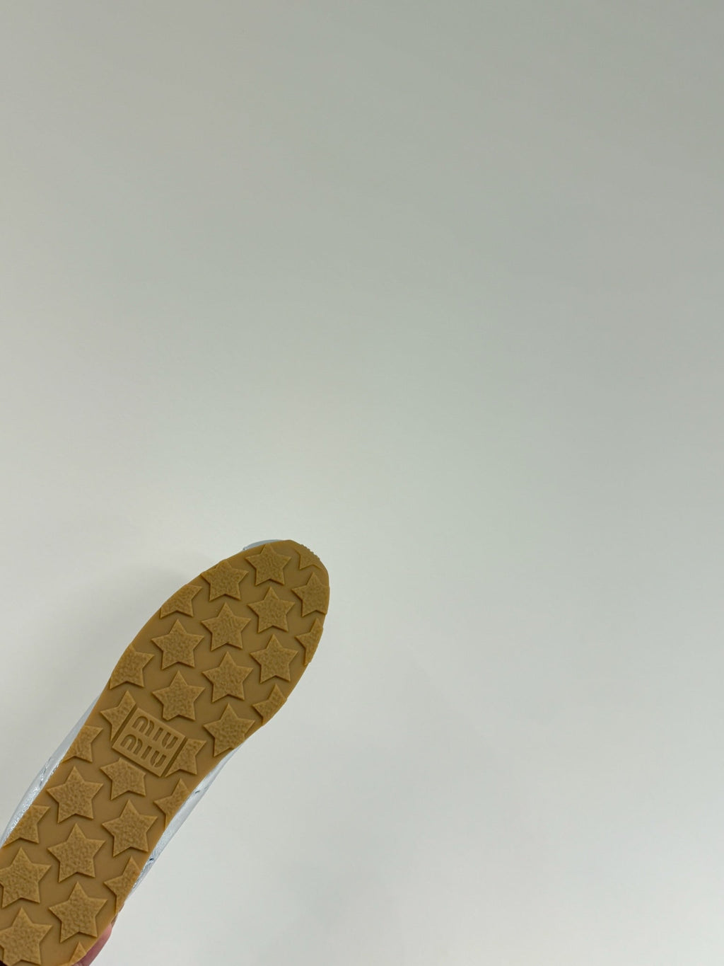 M-Sneakers