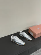 M-Sneakers