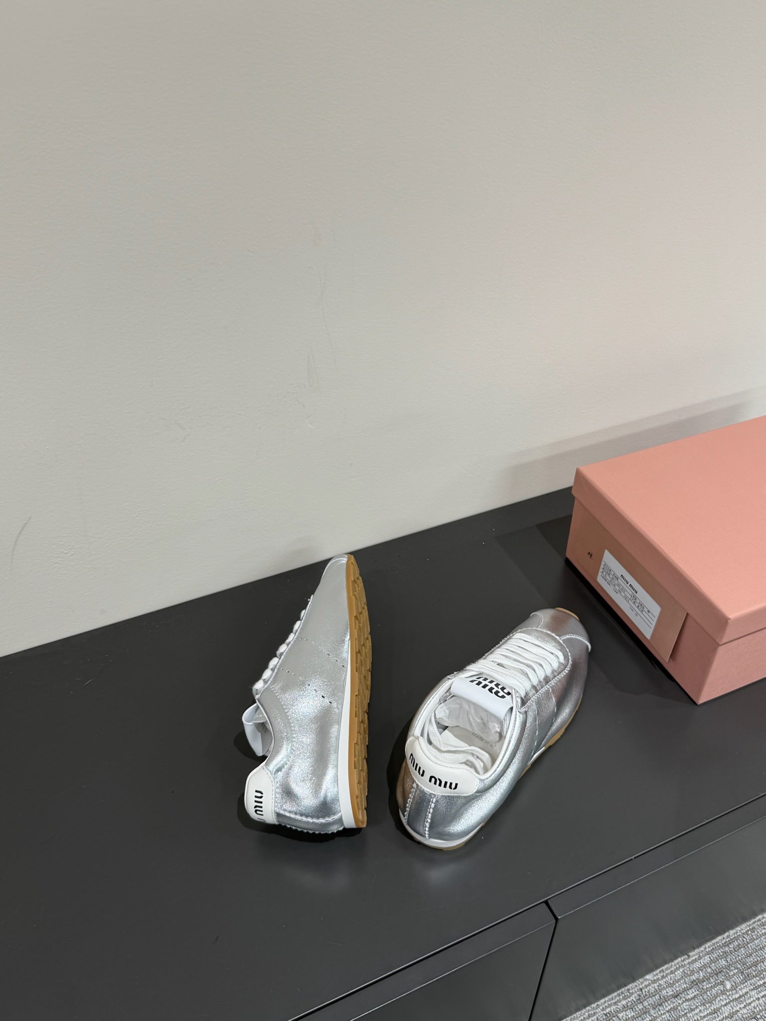 M-Sneakers