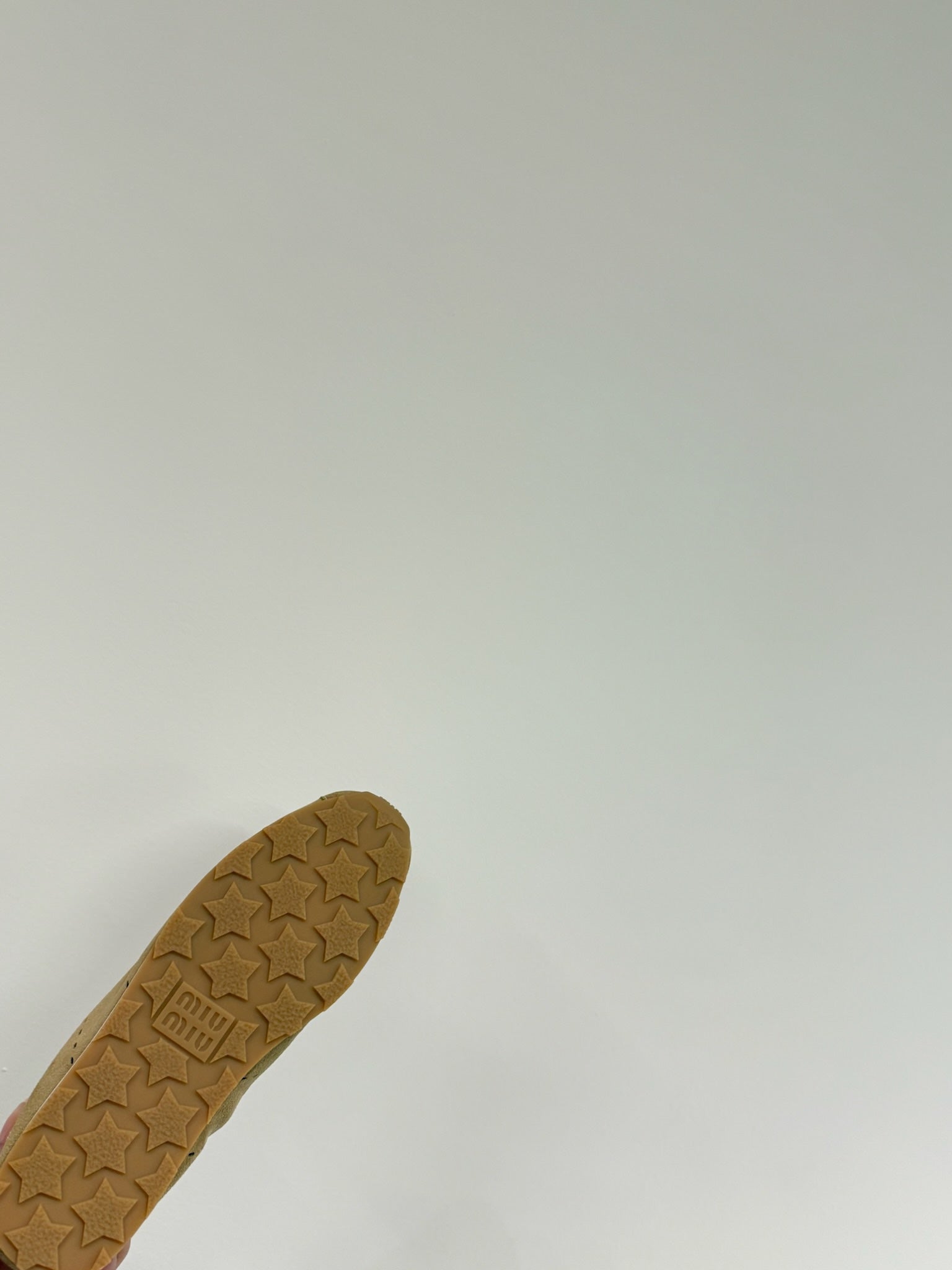 M-Sneakers