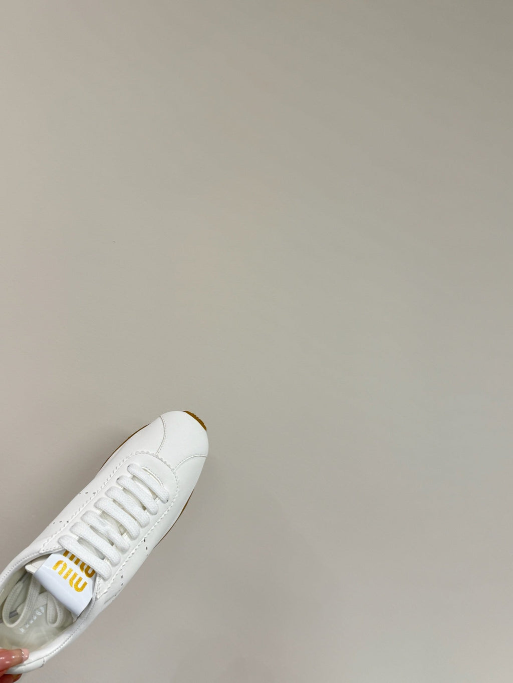 M-Sneakers