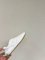 M-Sneakers