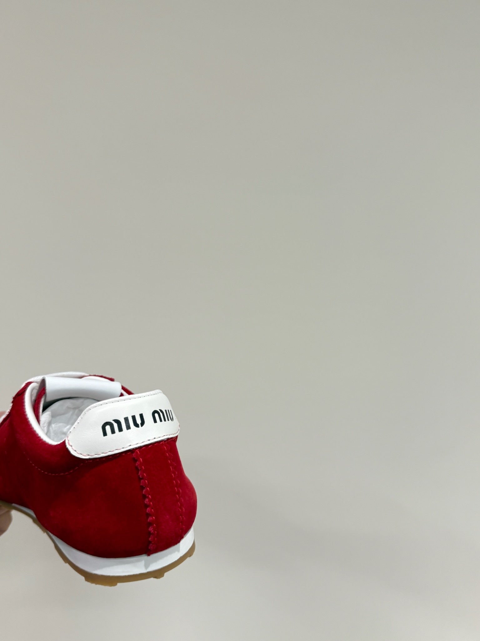 M-Sneakers