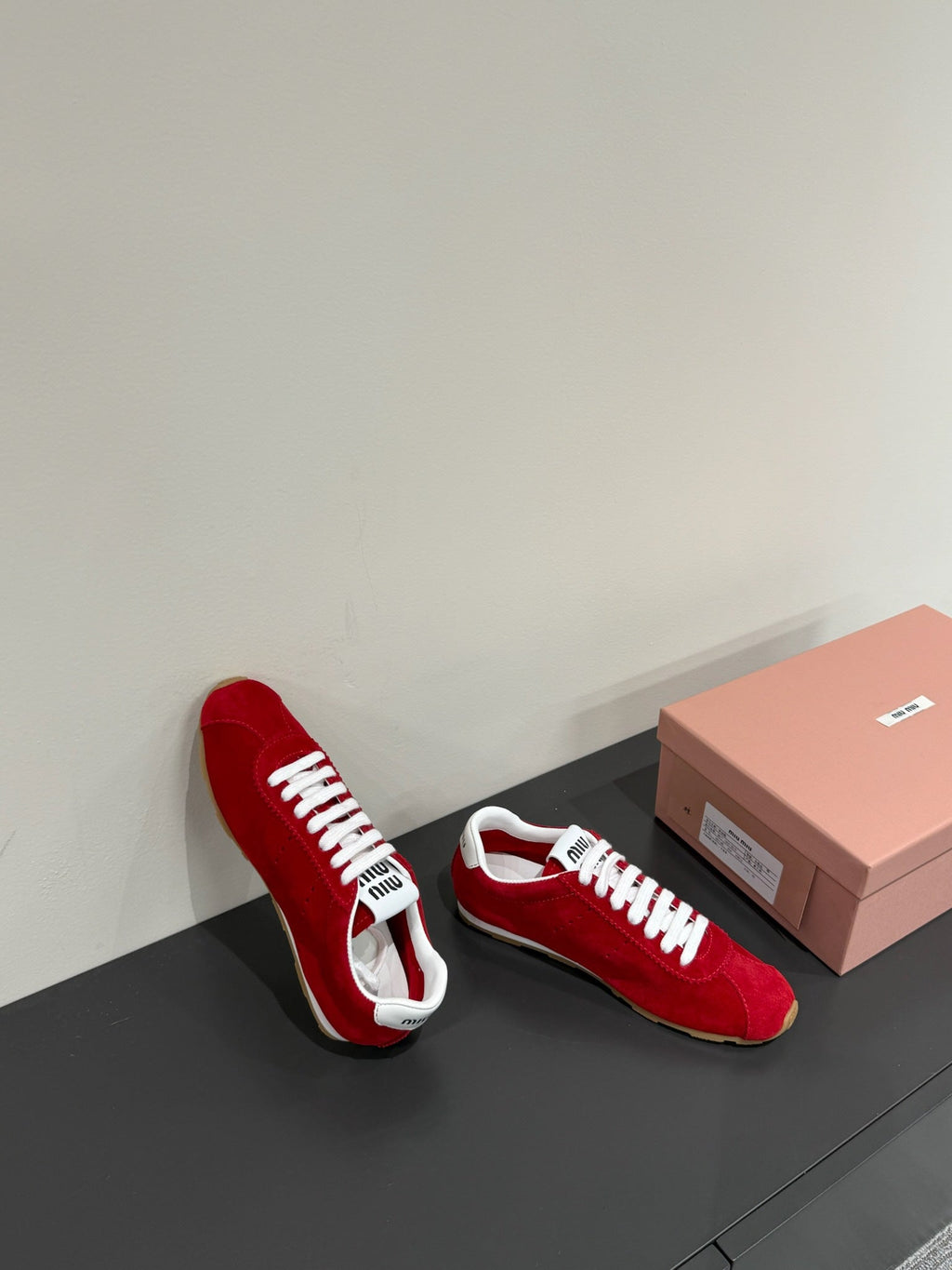 M-Sneakers