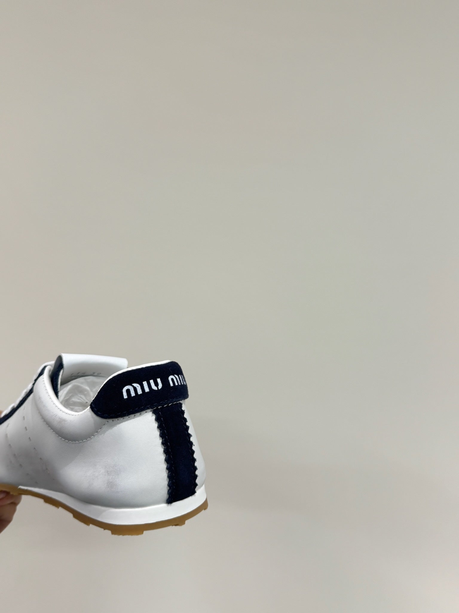 M-Sneakers