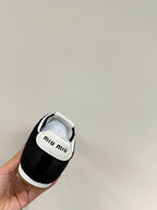 M-Sneakers