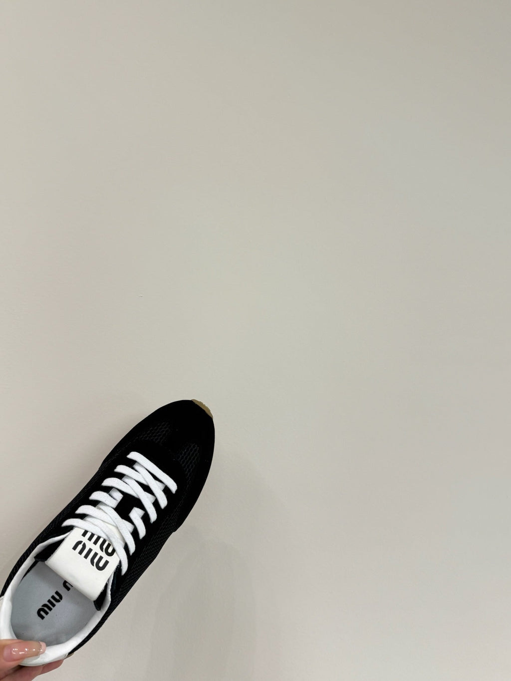 M-Sneakers