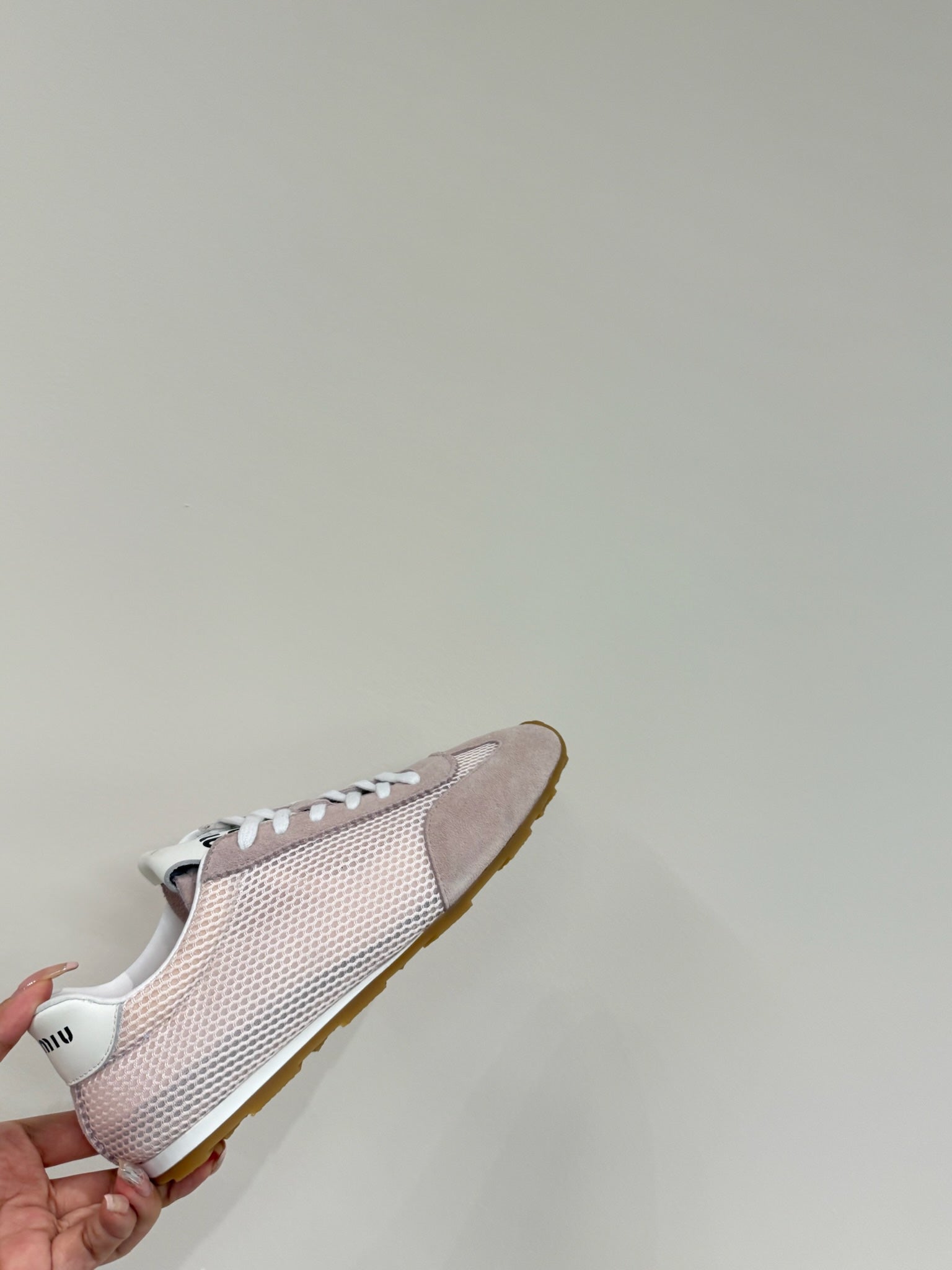 M-Sneakers