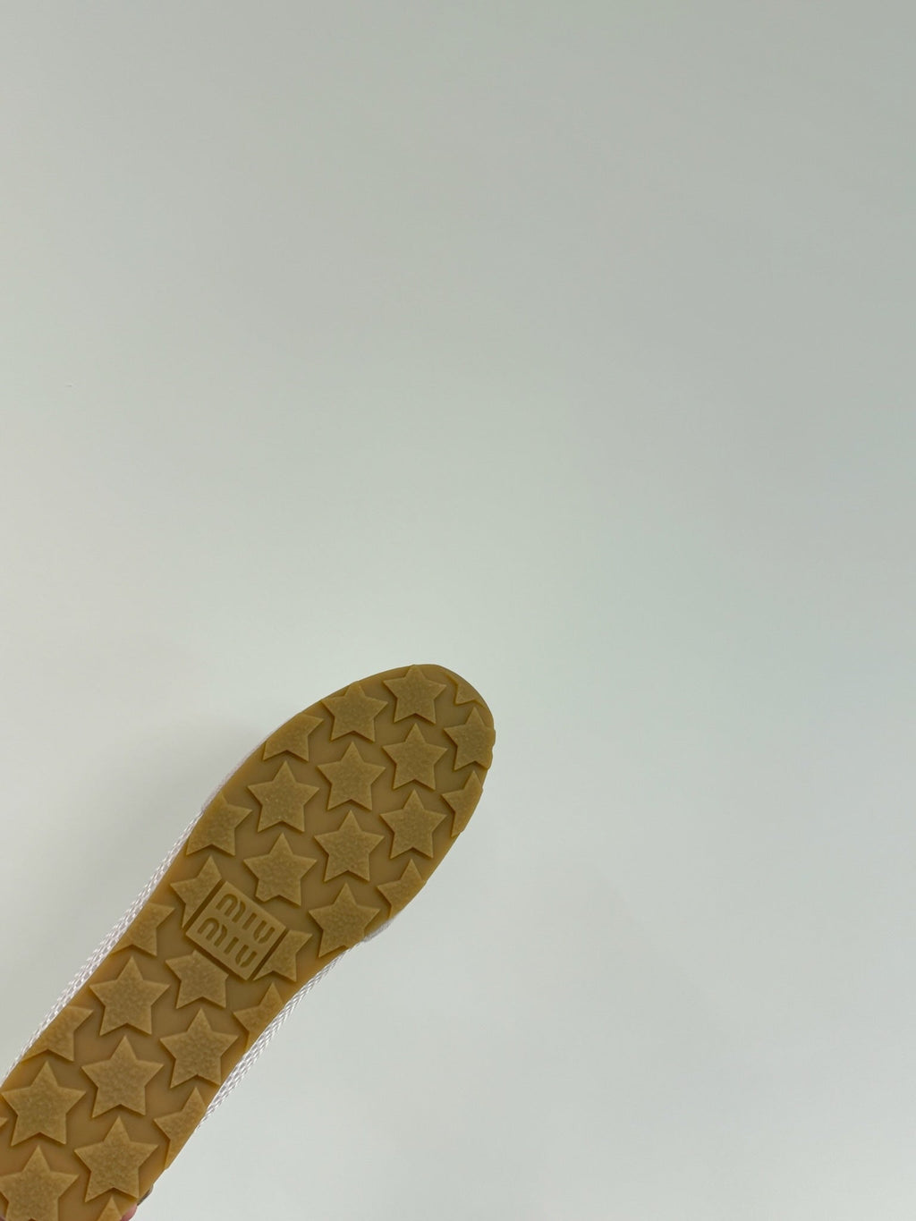M-Sneakers
